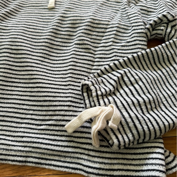 Mile(s) by Madewell Funnel Neck Tie Sleeve Sweatshirt in Stripe - Picture 6 of 7
